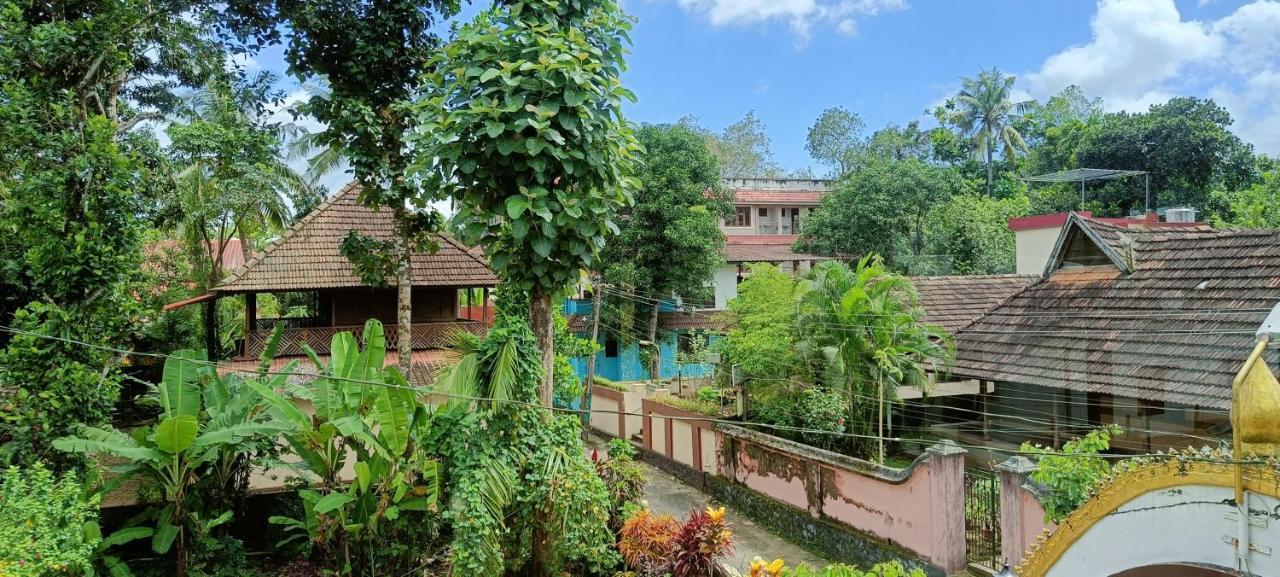 Swasthi Griha Villa Aranmula Bagian luar foto