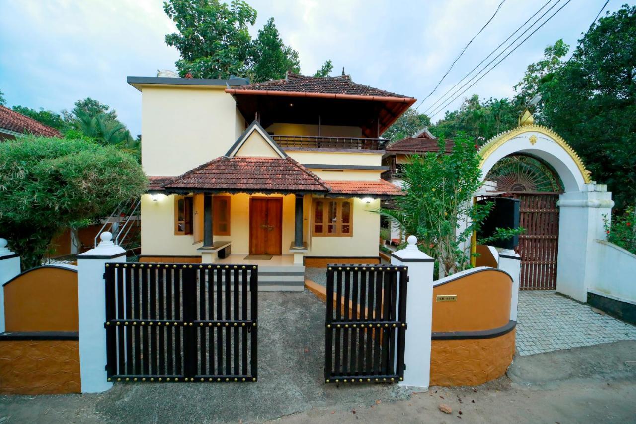 Swasthi Griha Villa Aranmula Bagian luar foto